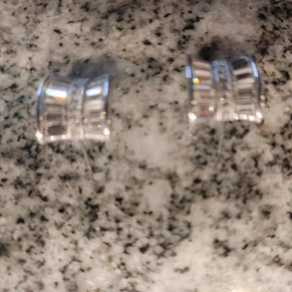 Nolan Miller stud earrings with backs, signed - Picture 11 of 16